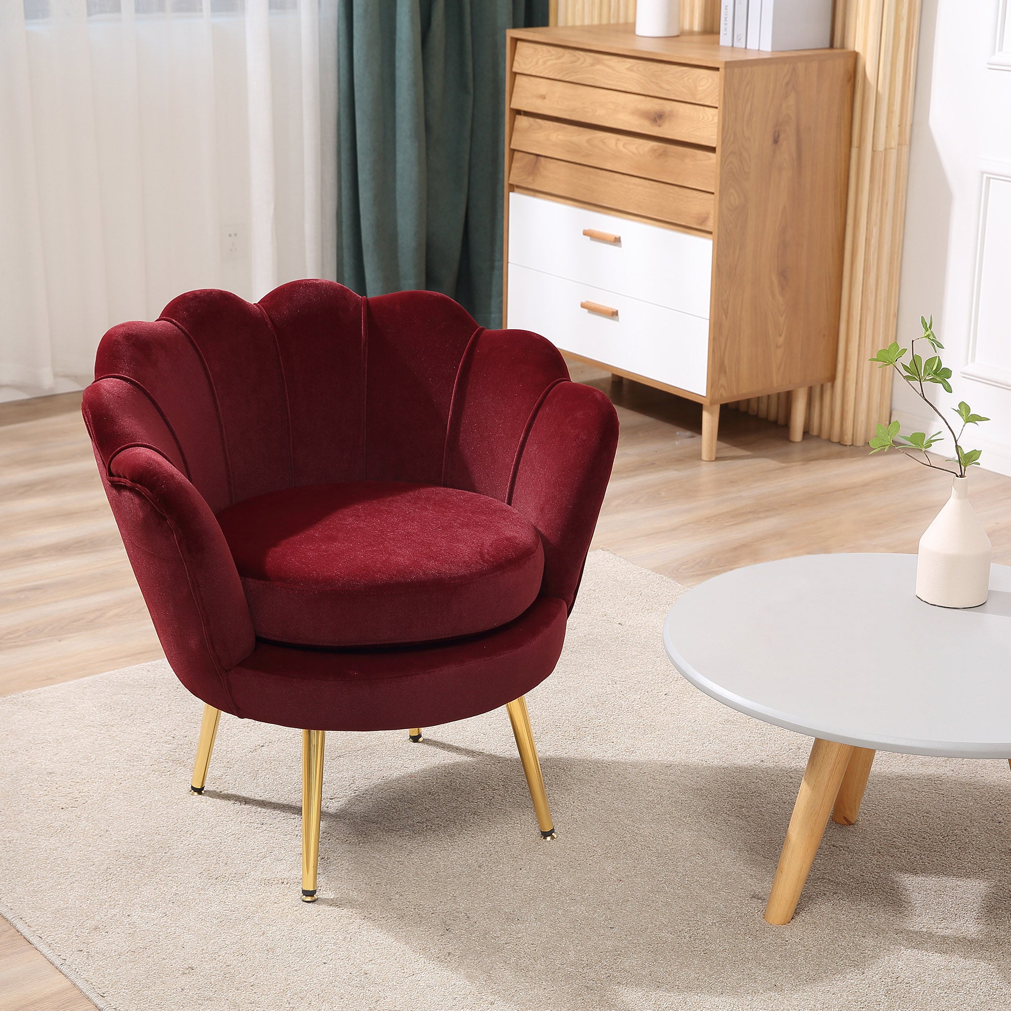 Fauteuil coquillage en velours rouge